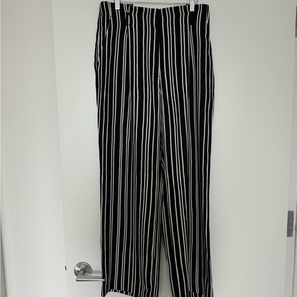 H&M Black/Blue & White Paperbag Pants - Picture 3 of 7